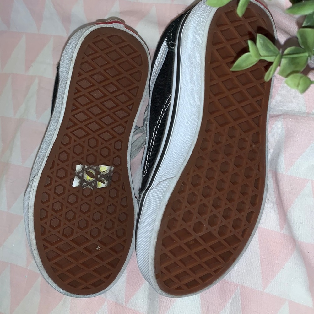 Vans - Picture 3 of 5
